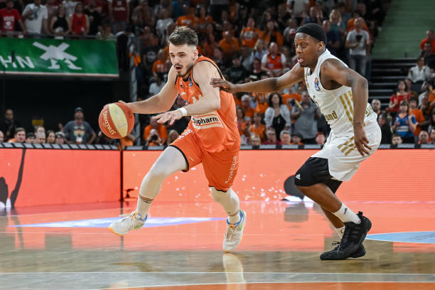 22赛季赢 22赛季赢